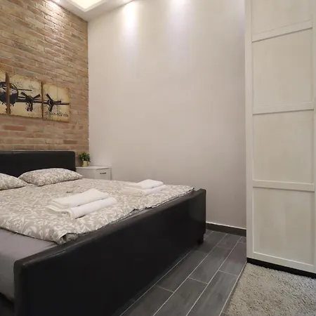 Klauzal 10 Apartment